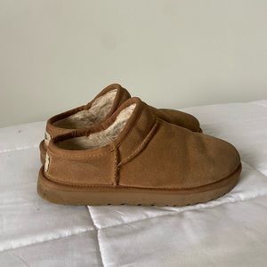UGG classic slippers - size 8